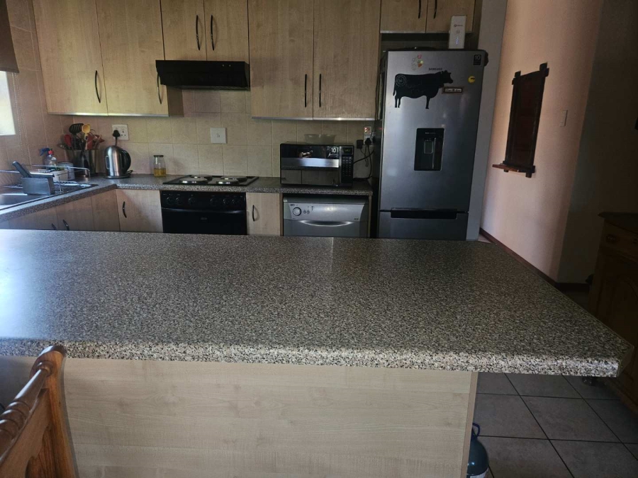 2 Bedroom Property for Sale in Rhodesdene Northern Cape